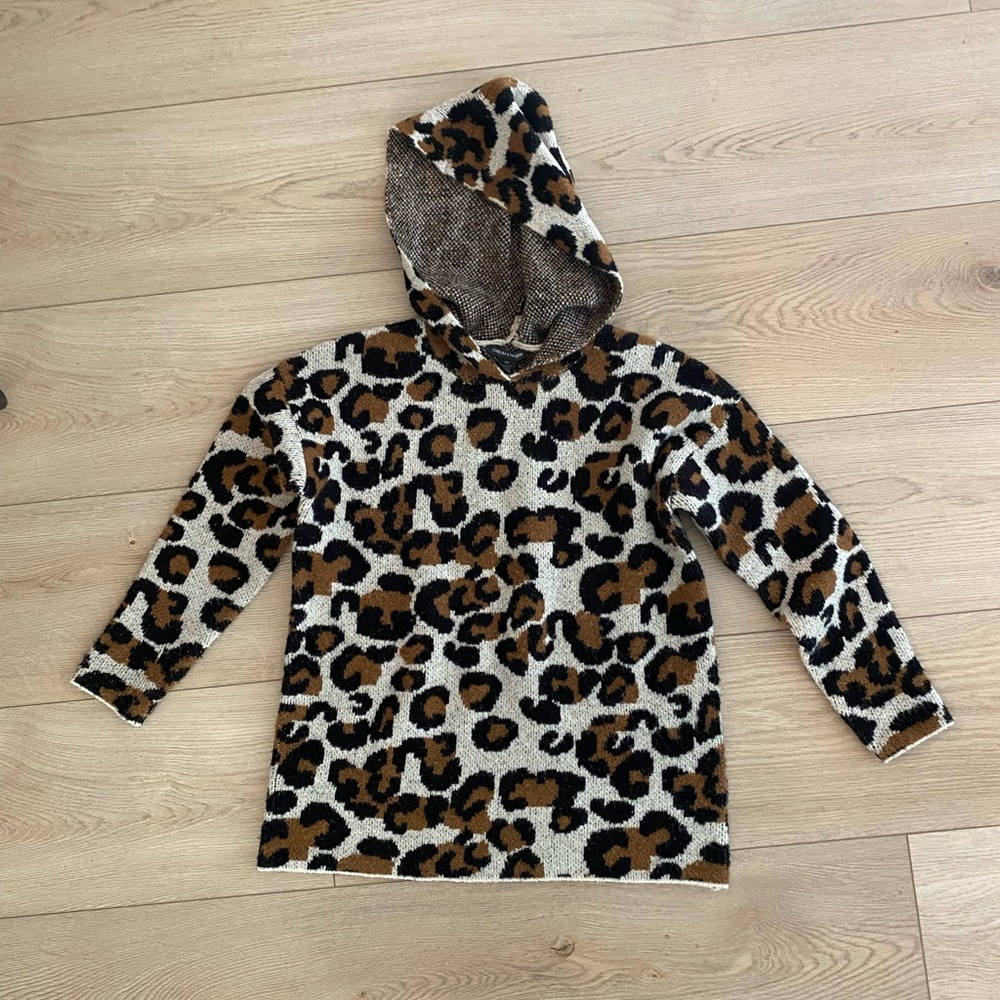 Bloomingdale’s Chelsea & Theodore hooded leopard sweater